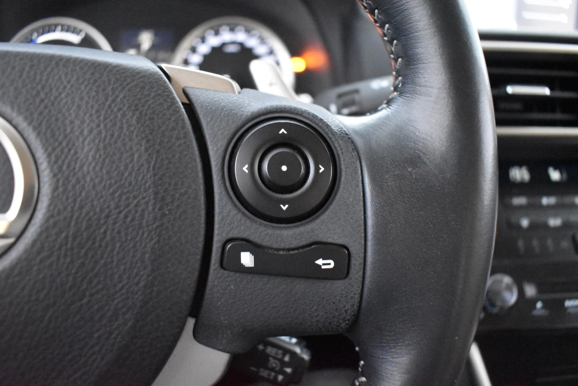 Car Image - 4I0TmqeTN2MiGUtMic3fYb