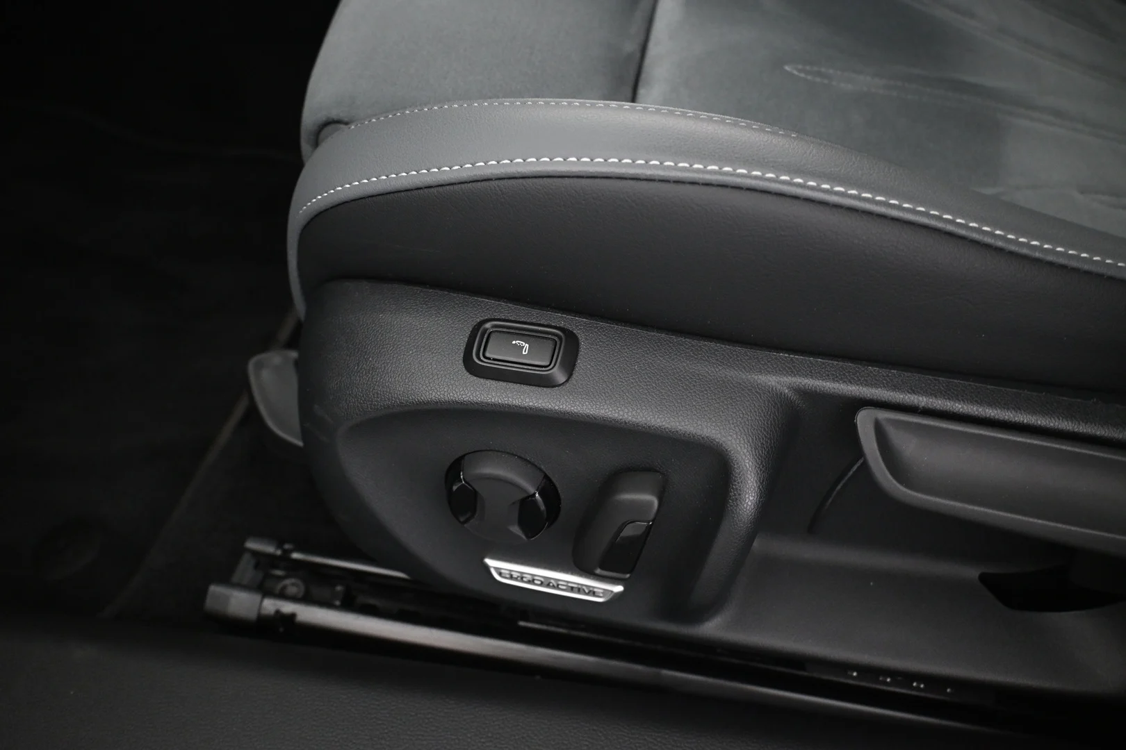 Car Image - 3slfATf0rNdZgaj7HNn875