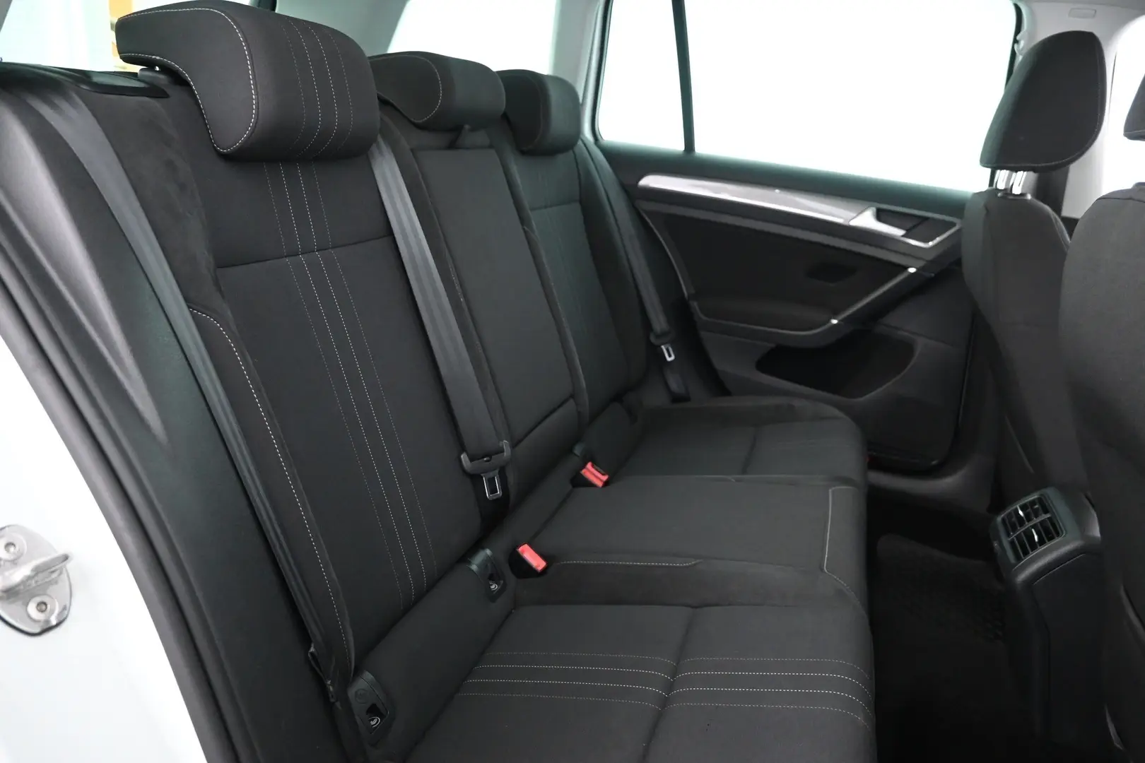 Car Image - 1qEvcjKuEgS4gkEwTjCNqj