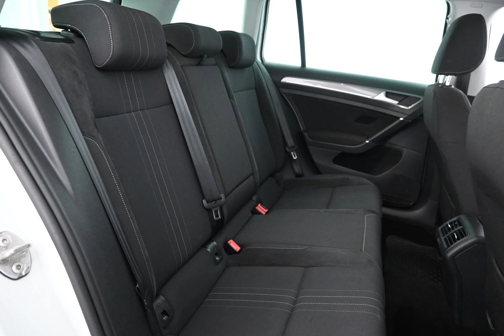 Car Image - 1qEvcjKuEgS4gkEwTjCNqj