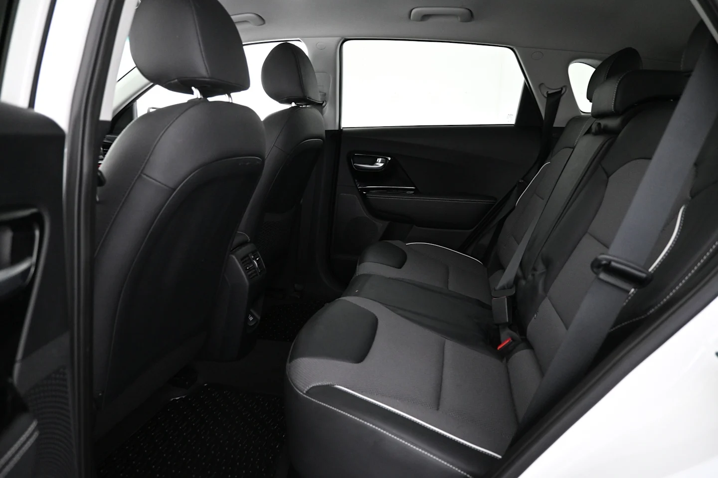 Car Image - 7DX74ZSvRXIo8tsaxgwY3p