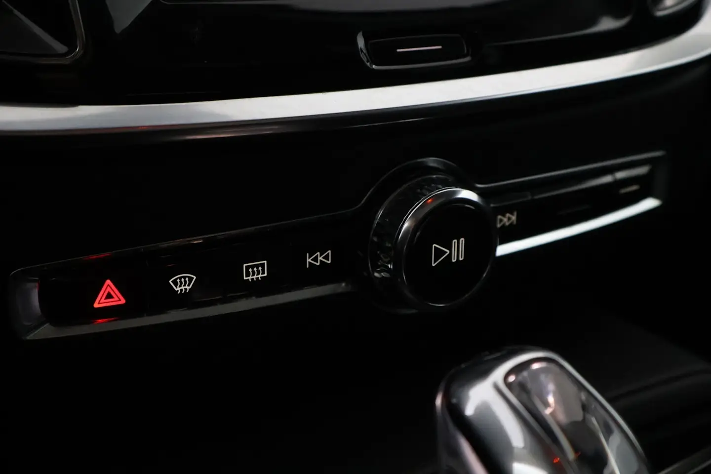 Car Image - 3Sy0VGOzb1xe2OFiJQBHXF