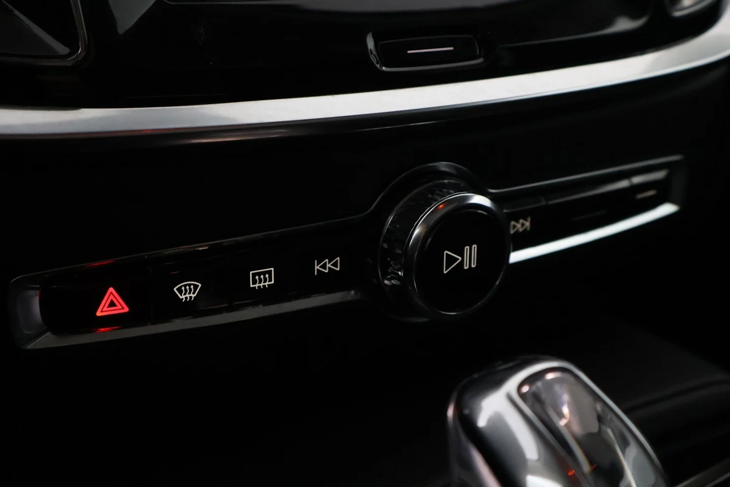 Car Image - 3Sy0VGOzb1xe2OFiJQBHXF