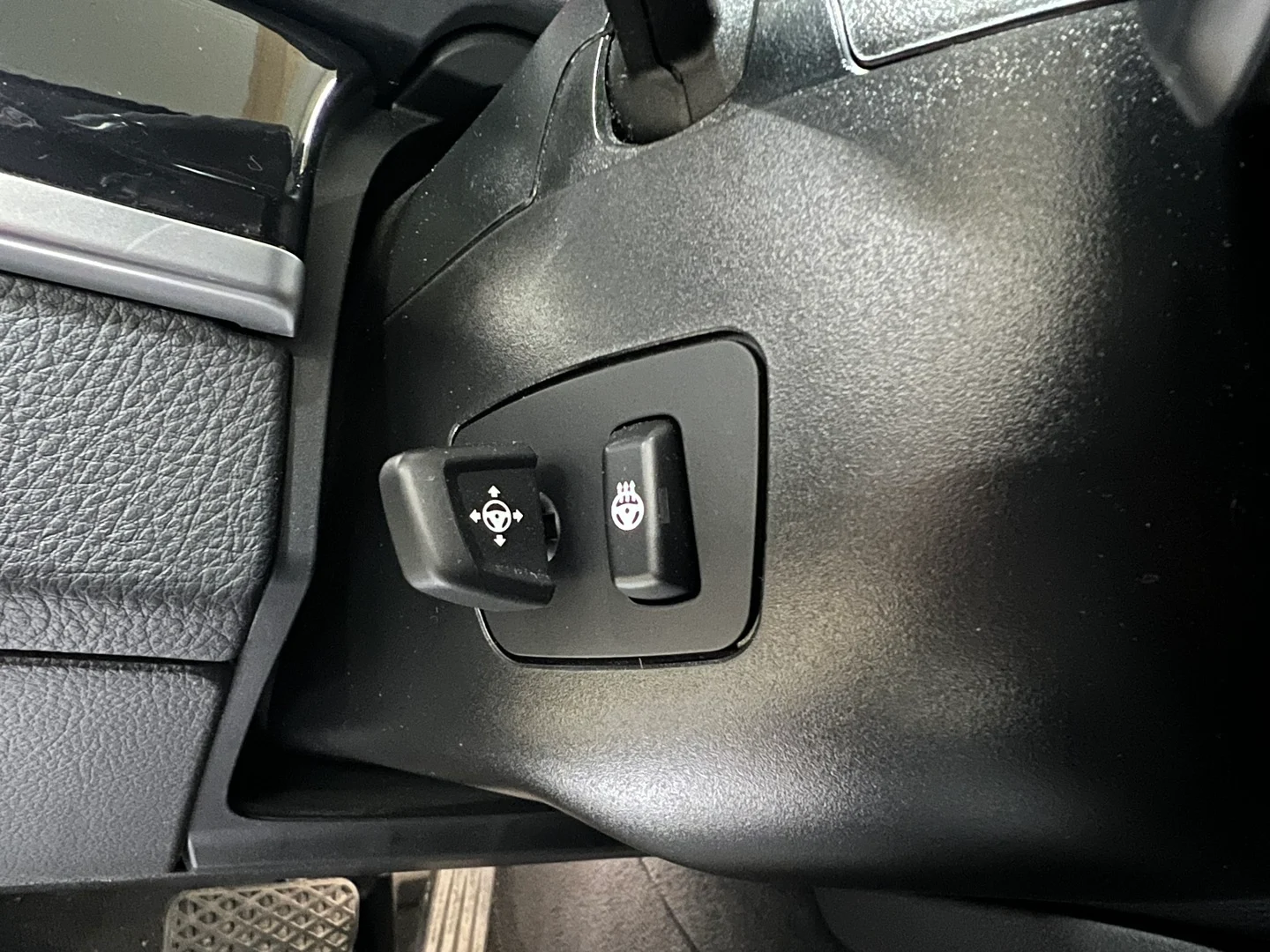 Car Image - 30kXWQXJEOuPAxG3UfXuFK