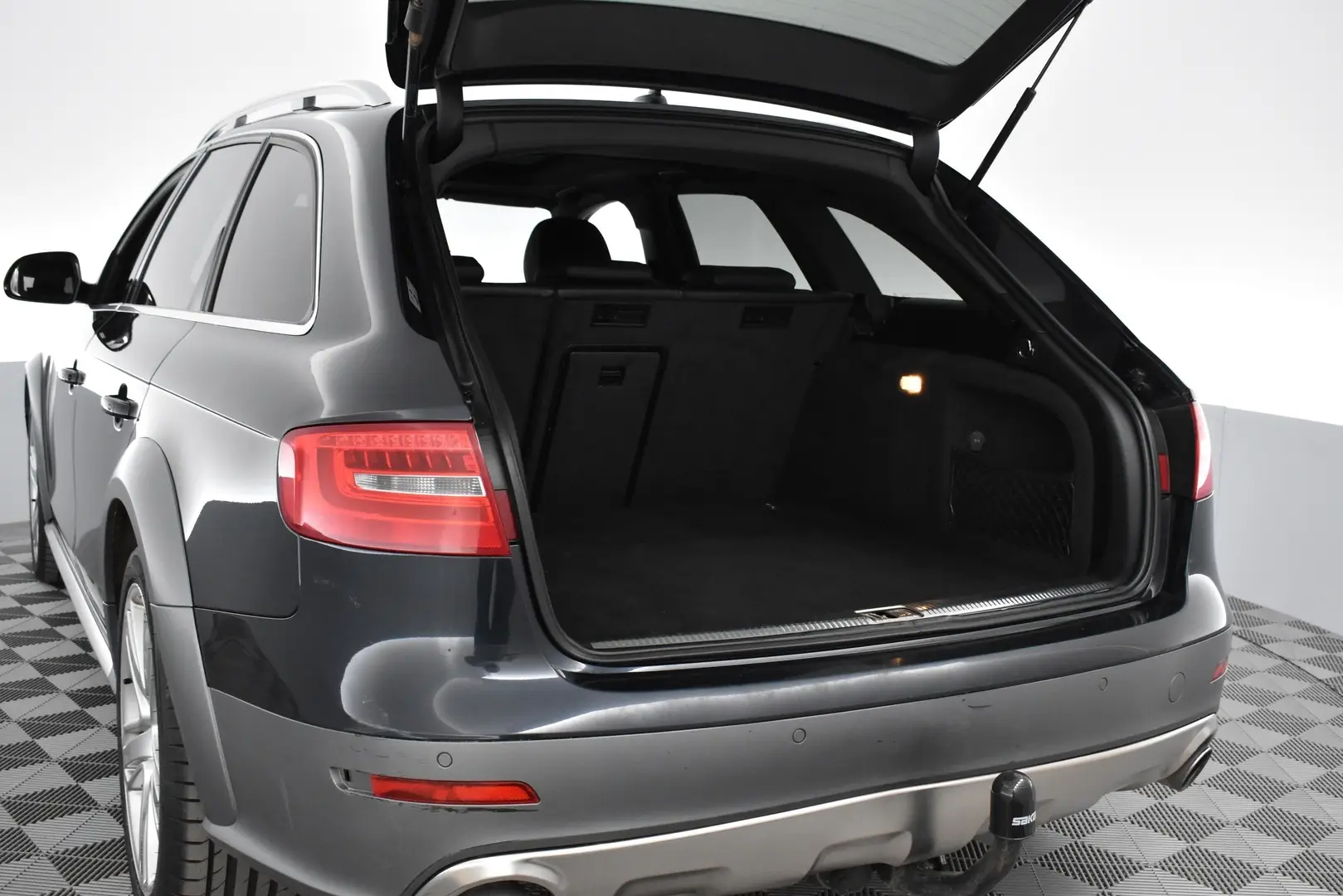 Car Image - 6wZO5m2m9ggkLZoXt5CwaX