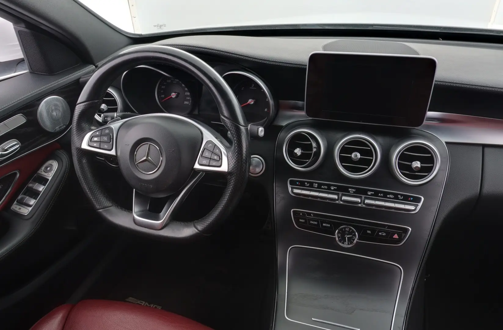 Car Image - 6stNPFrBGVQ56LjSjZcoJ6