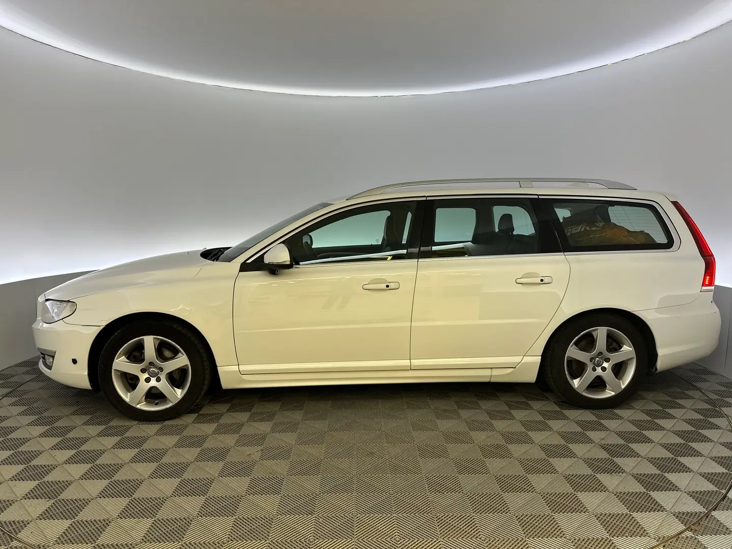 Car Image - 6aVQeKXfVePGTCImnvQENr