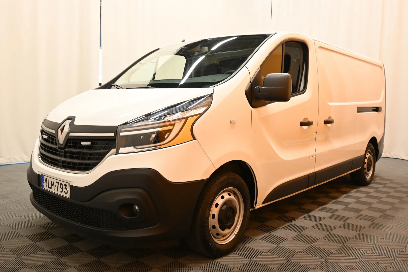 Car Image - 66vZNnDRtU6MpnMYMzmktt