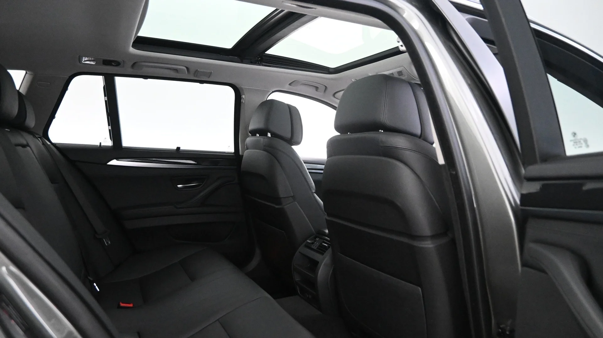 Car Image - 5zEQLFGHP2fangKbsVzl7f