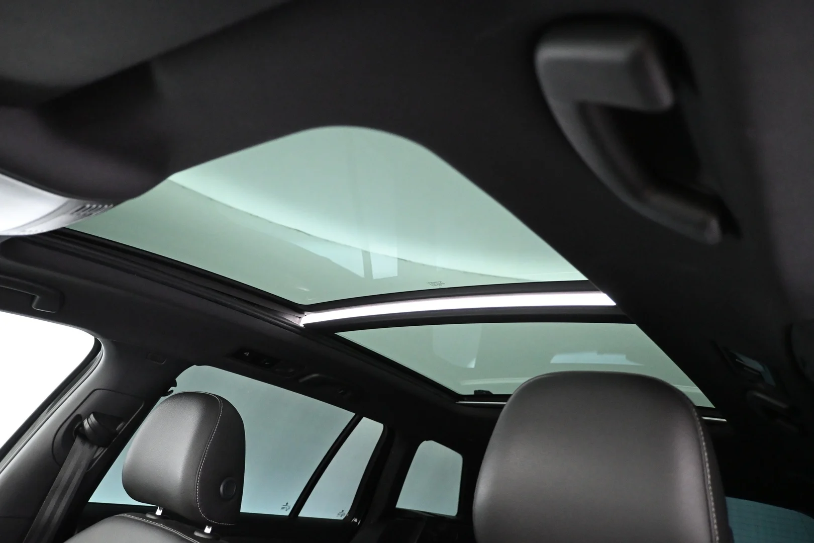 Car Image - 4nRslYYgPhqH17rZp0fMia
