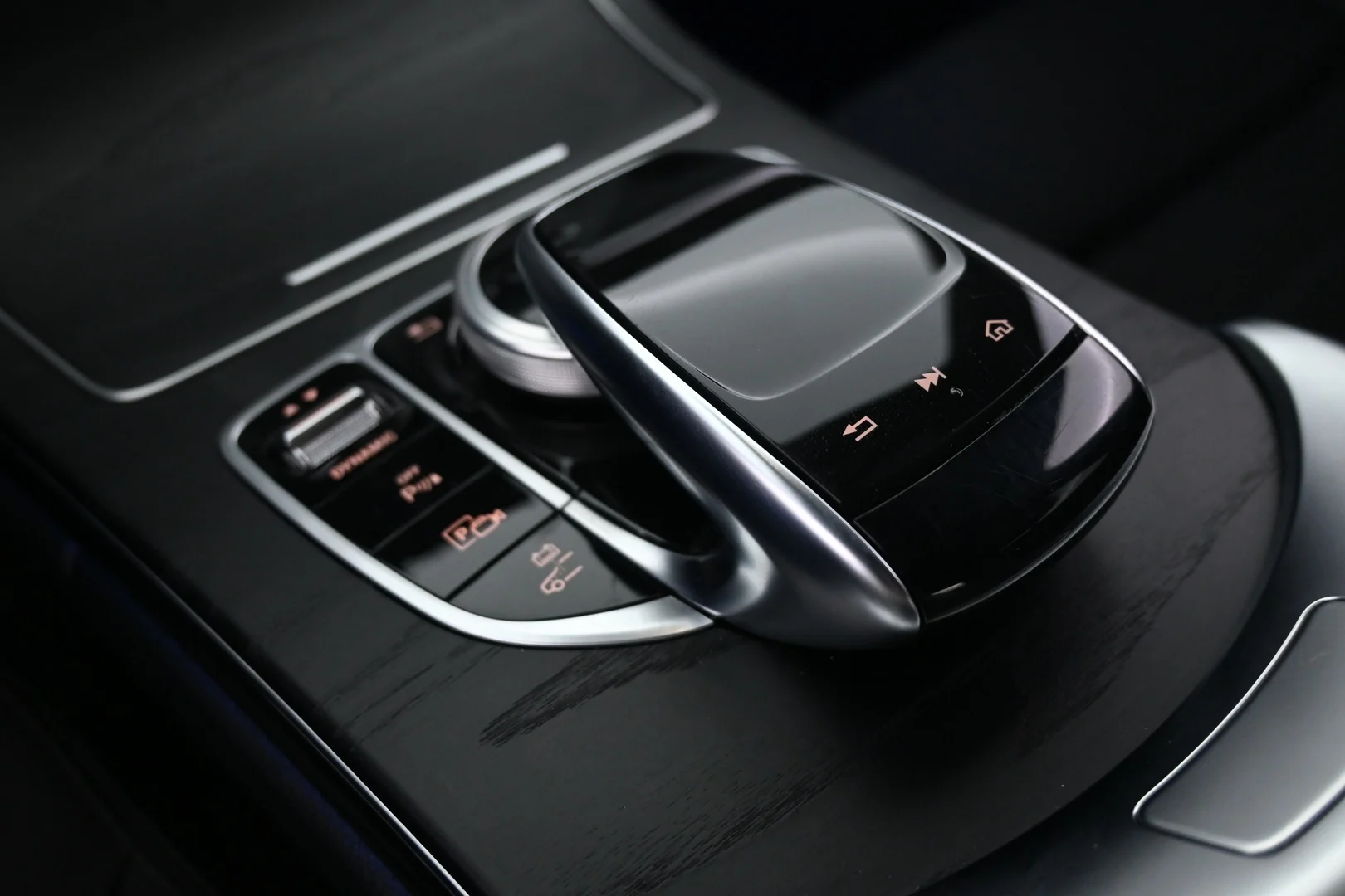 Car Image - 2zX3n8Rje3MiJPoHRIT2b2