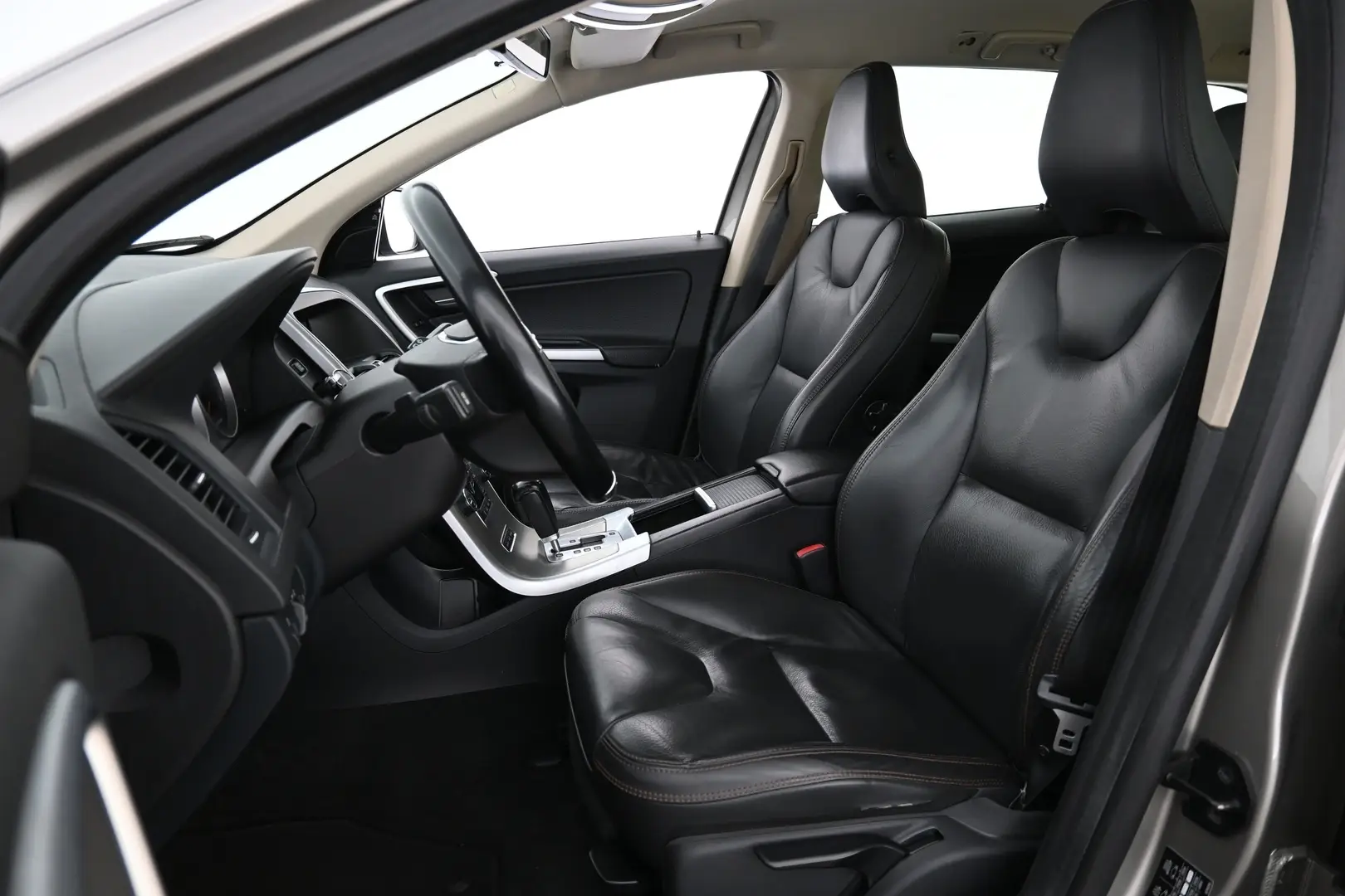 Car Image - 5JHTD0zWzGefDiQYIjI9ji