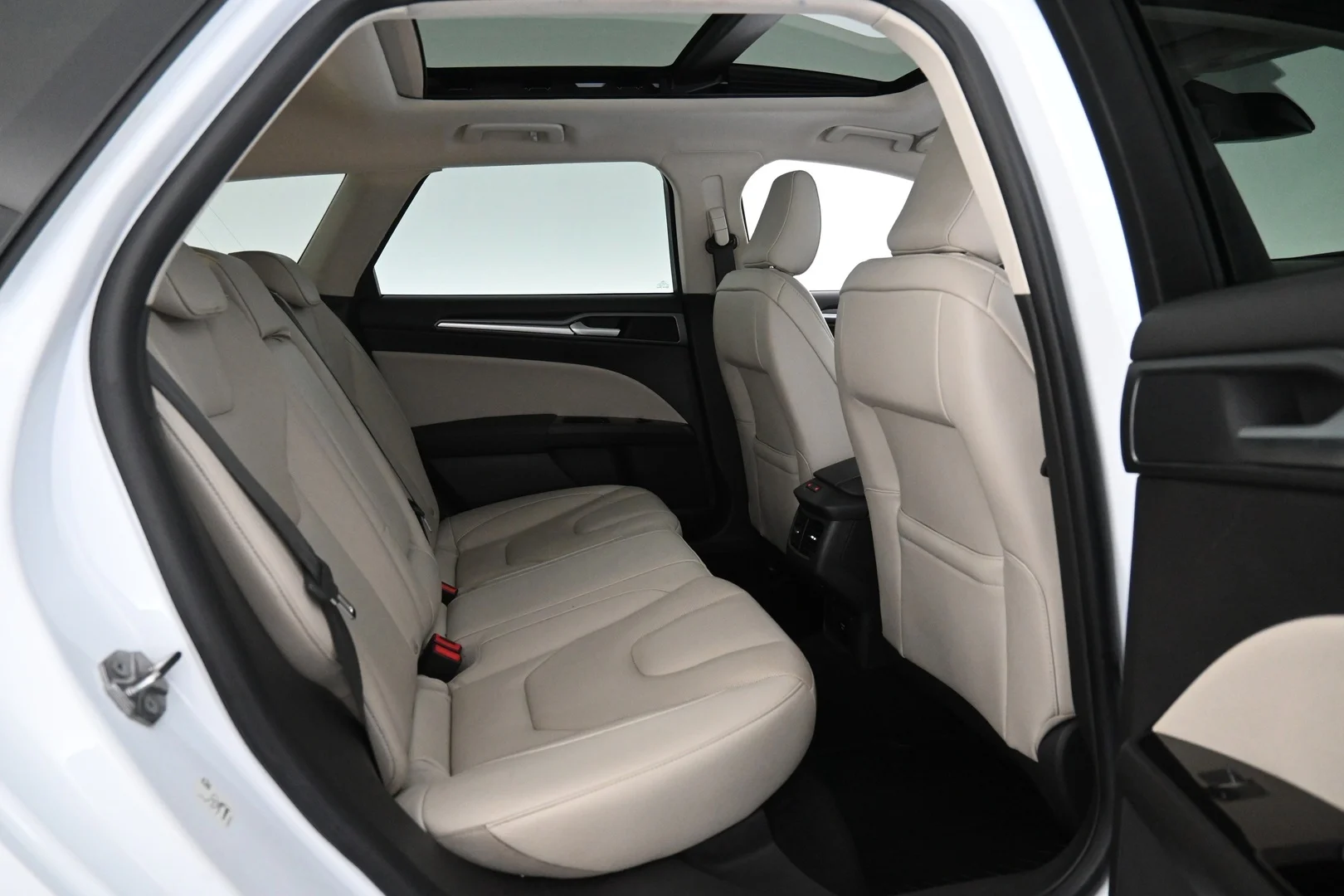 Car Image - bT3wZ27TtceL7gD34Y1rc
