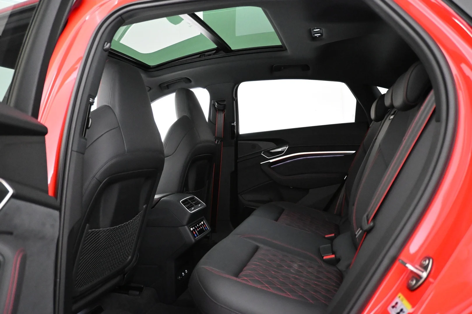 Car Image - 79TG8GiCDd5e8RDns5ghYe