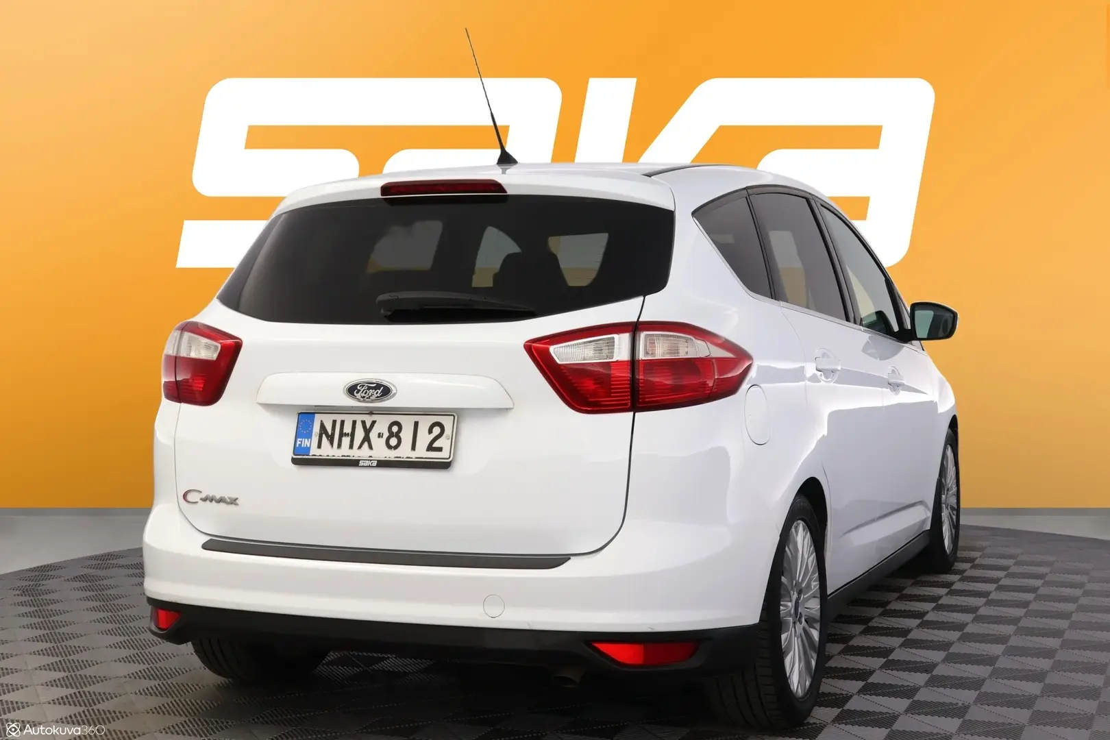 Car Image - 7BR2wxNDsL0M02rDS8i3Hw