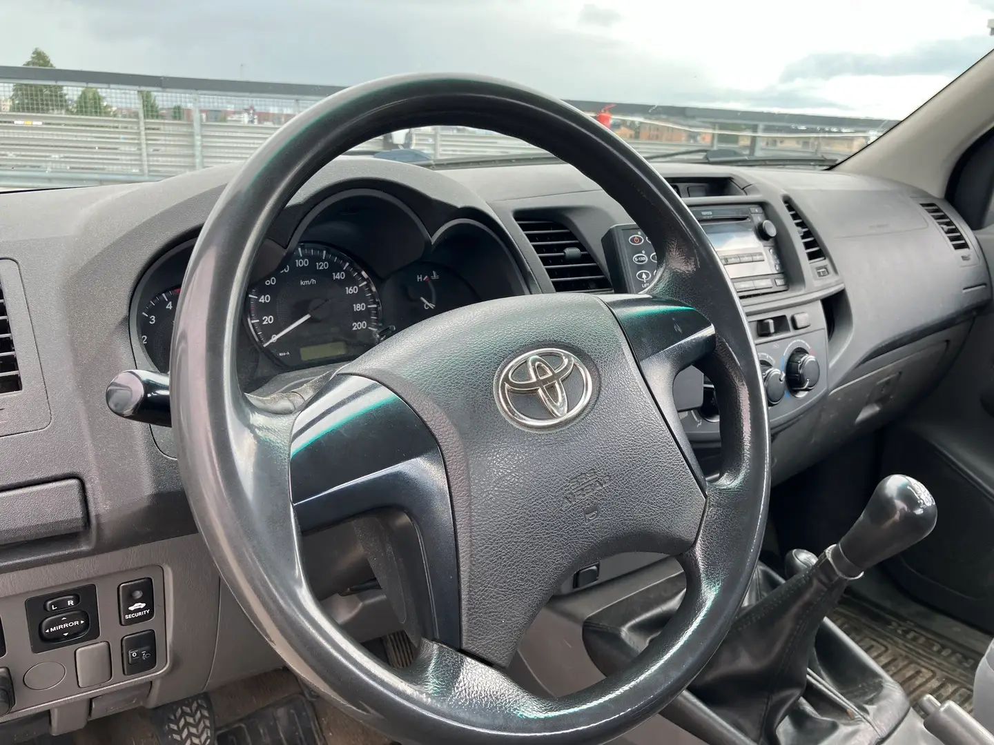 Car Image - YXni2YROSx5HyY75lcLy1