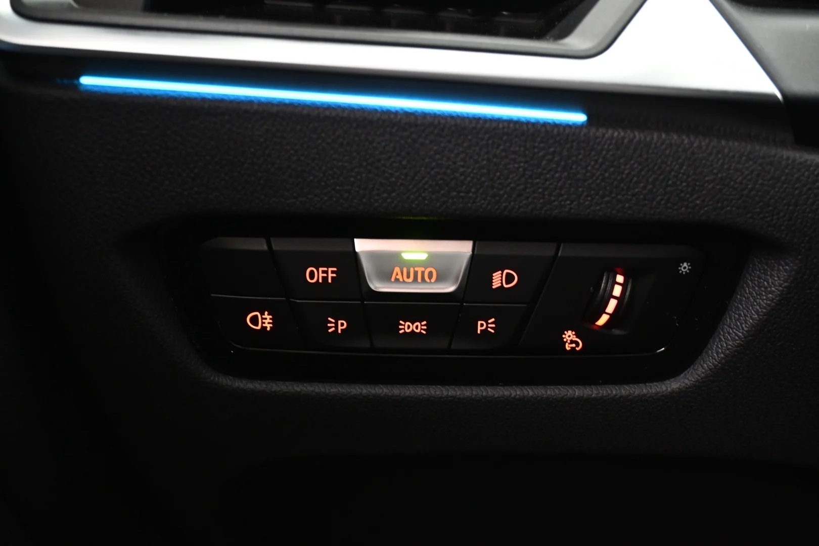 Car Image - 3Kw1sGa2axSiG3zBMtyQlR