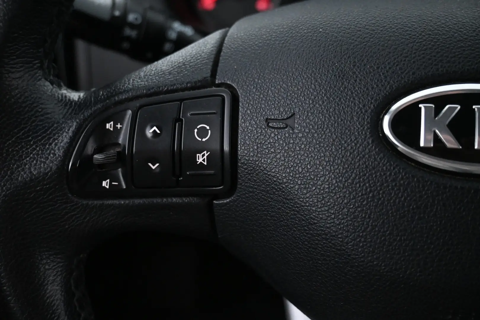 Car Image - 70qNlsmEdhqBML5Jngp5LE