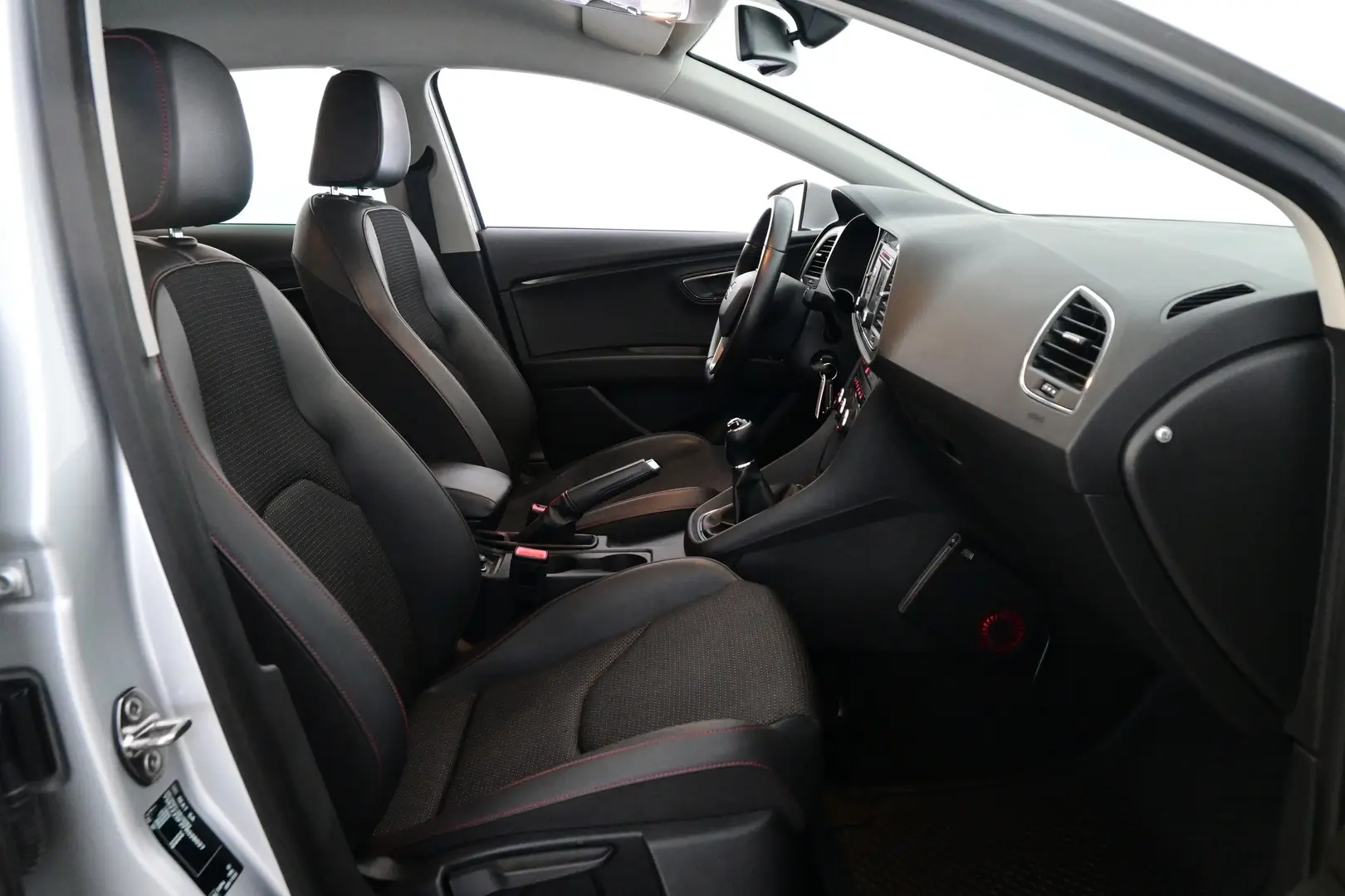 Car Image - 52UM5DxEID5j7e7HcePEcH