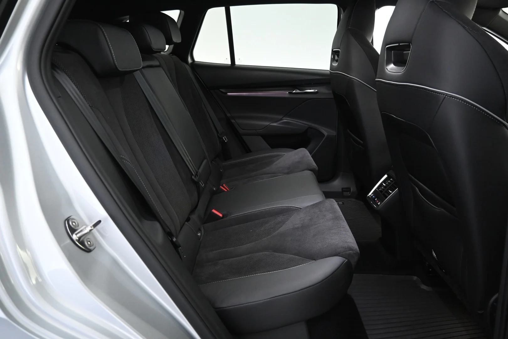 Car Image - 4PubyHHzYIOTIJoYIjTy5T