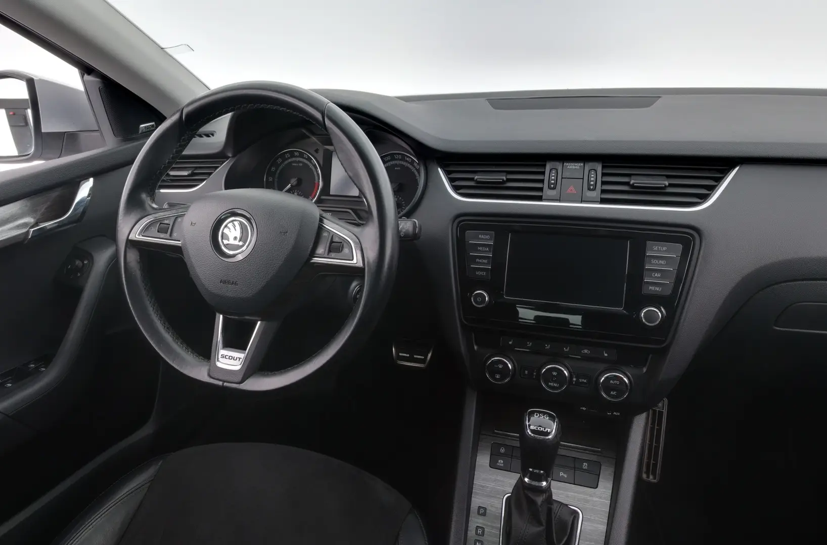 Car Image - 4E8UZeSECFeKmjN55c1yDm