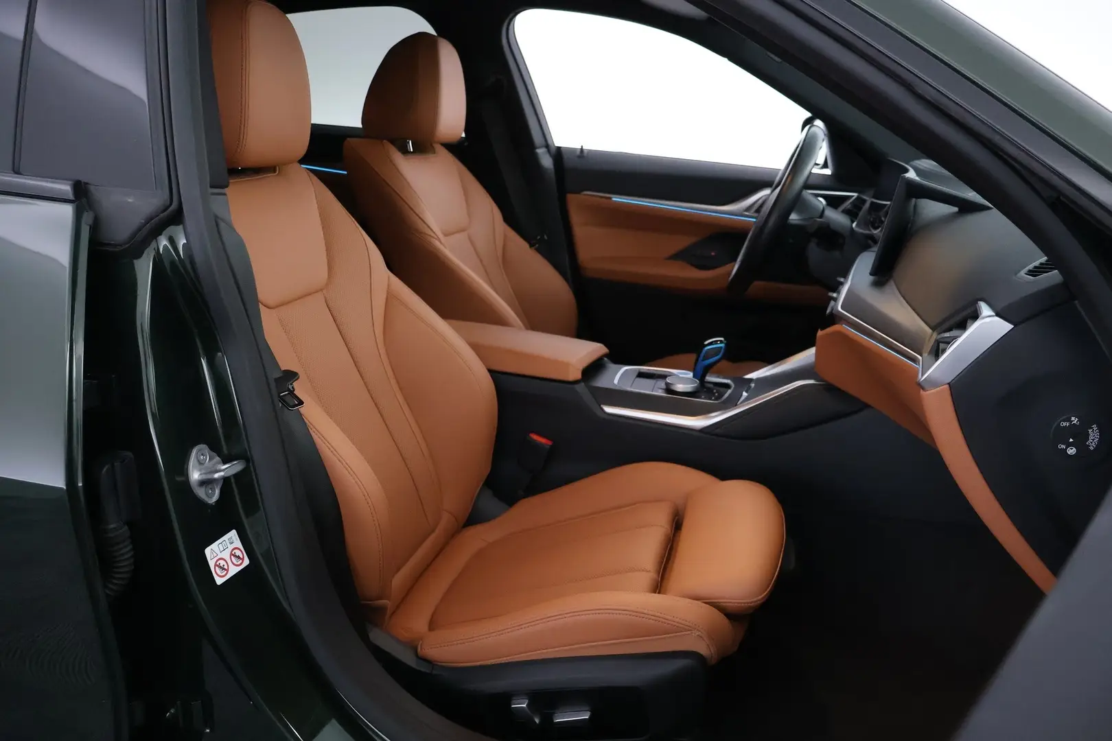 Car Image - 75q4TcbTJWwA5AR9stWAA4