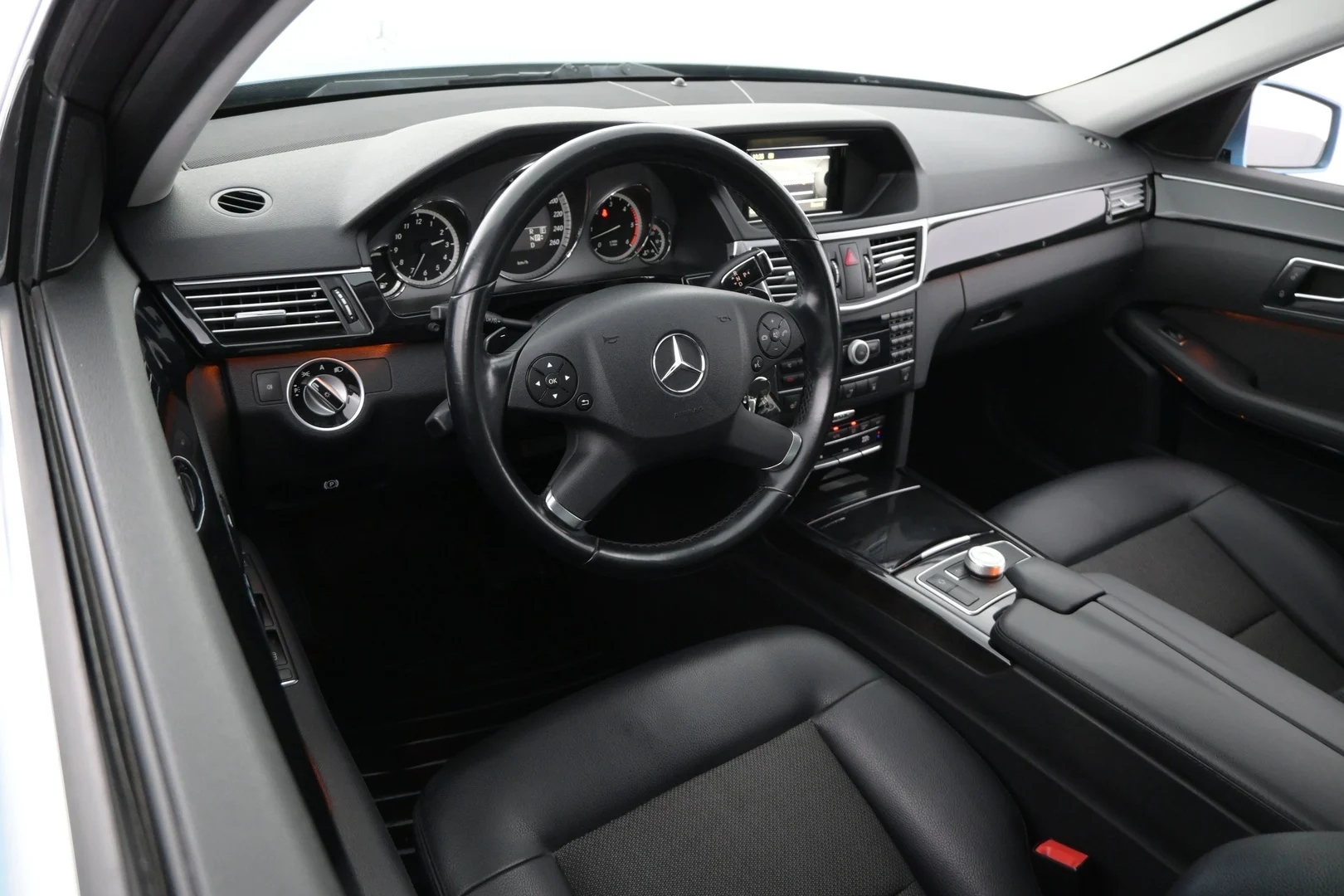 Car Image - 2F25P1isNs5zFWkYgyPdMM