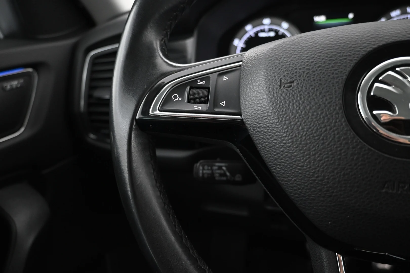 Car Image - 5H43SlmZkTbbpxXUs5Xarz