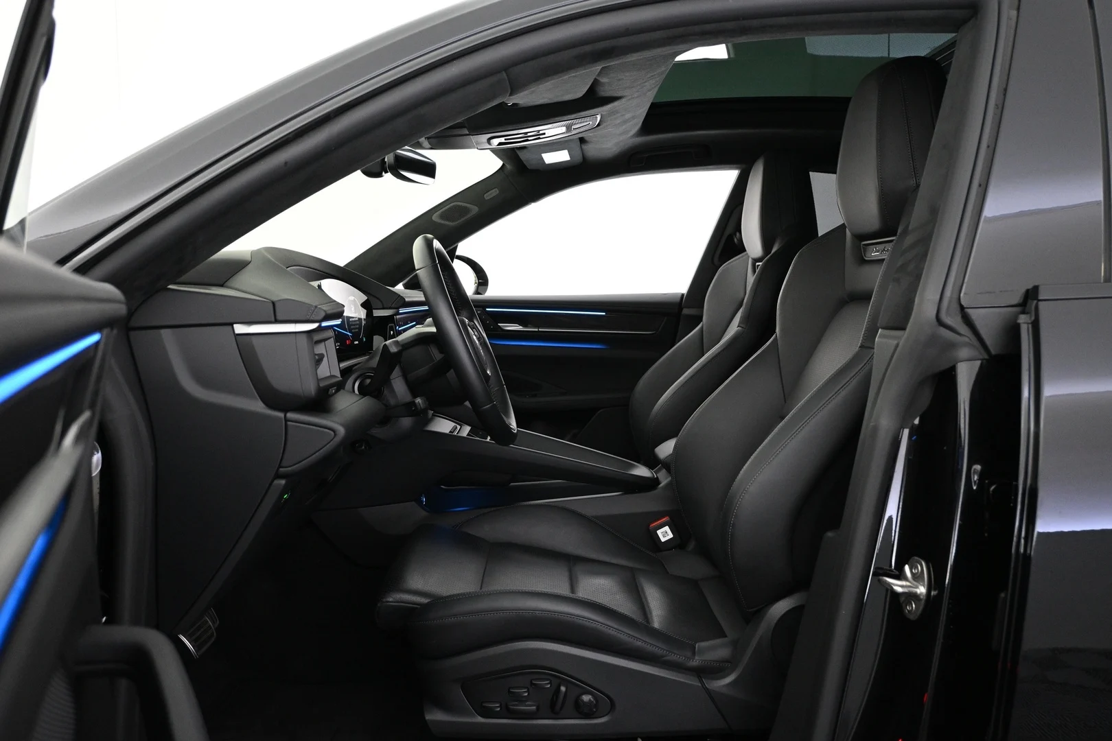 Car Image - FXashHBLS0IIsfvip1pRD