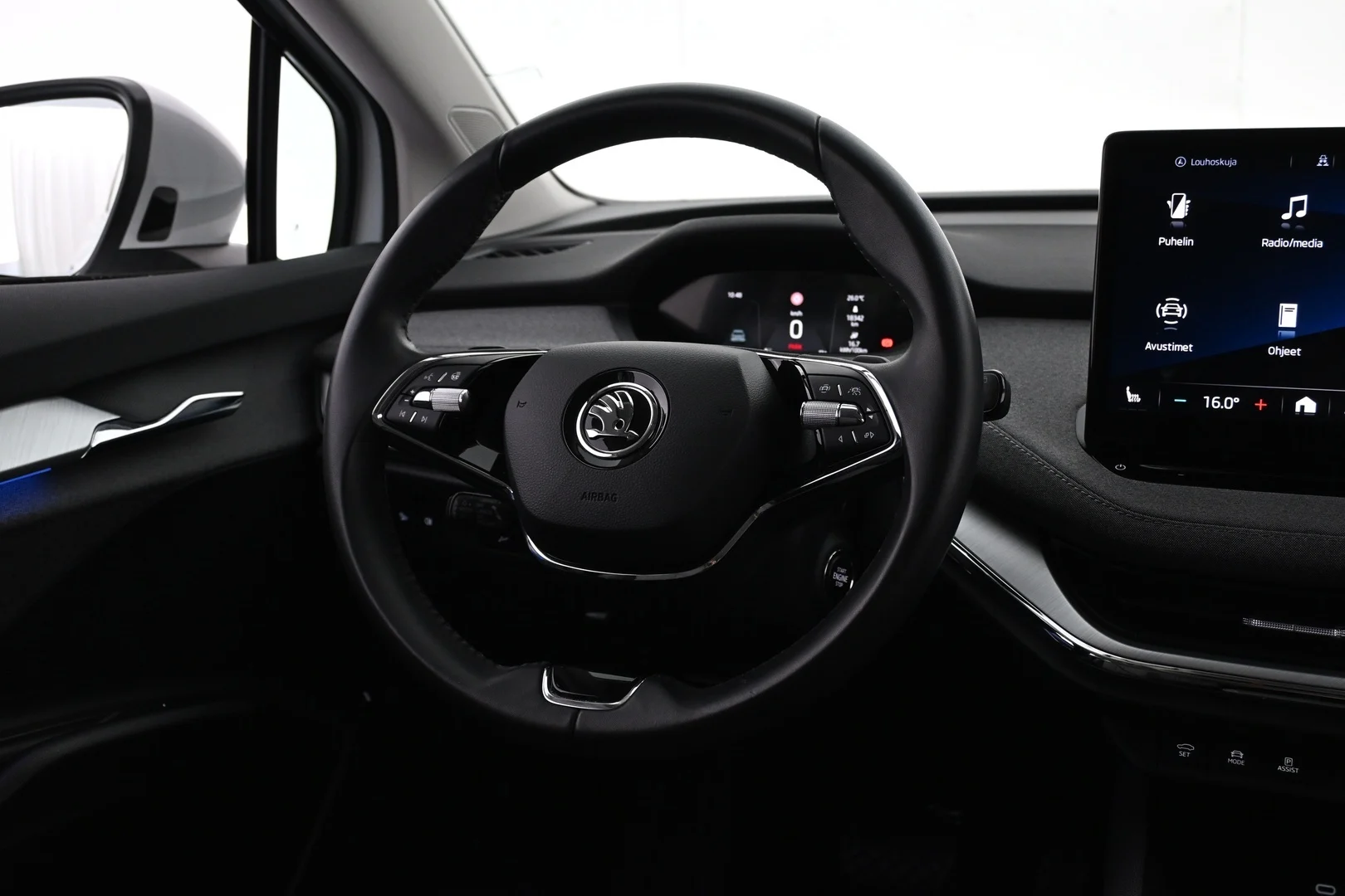 Car Image - 6syIhLi71X9RsXFaxCIzIN