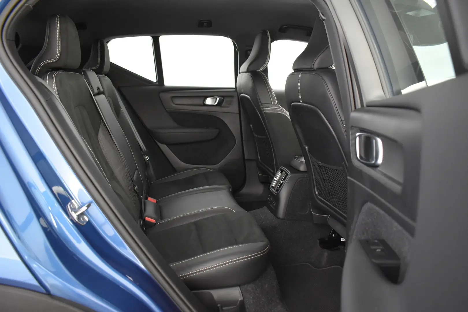 Car Image - r45wkpluMn51qdvutUACx