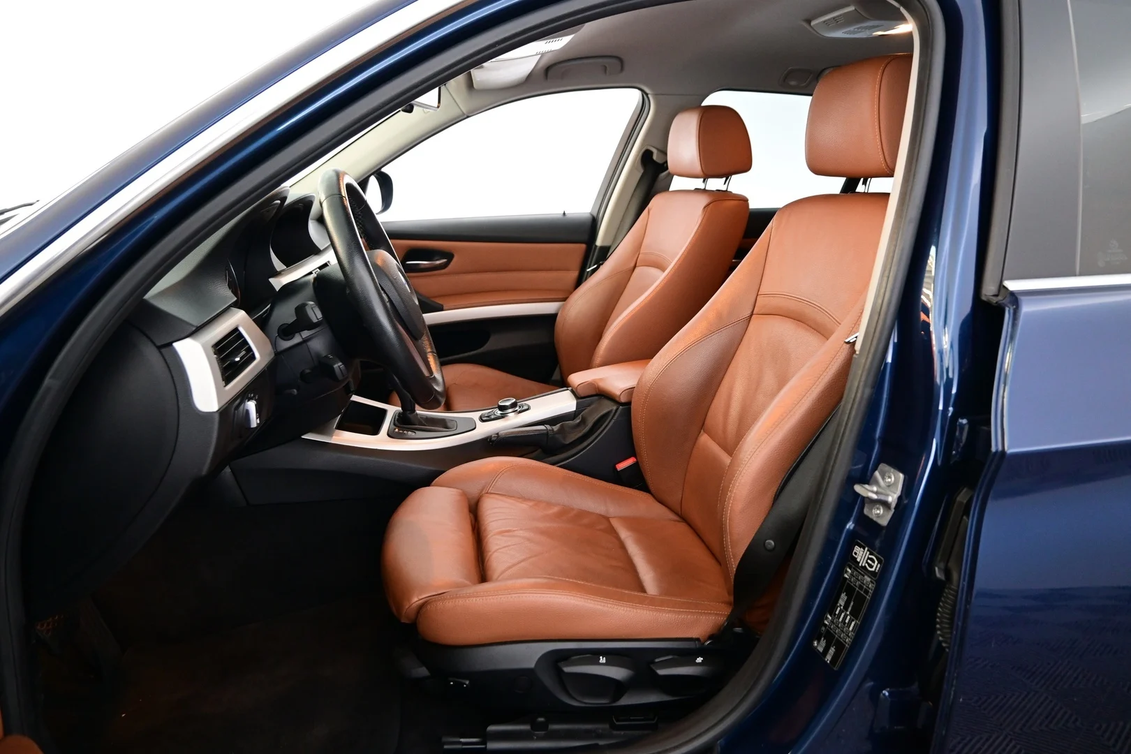 Car Image - 5kHdkYlLJEPimSB8qEM6ZK