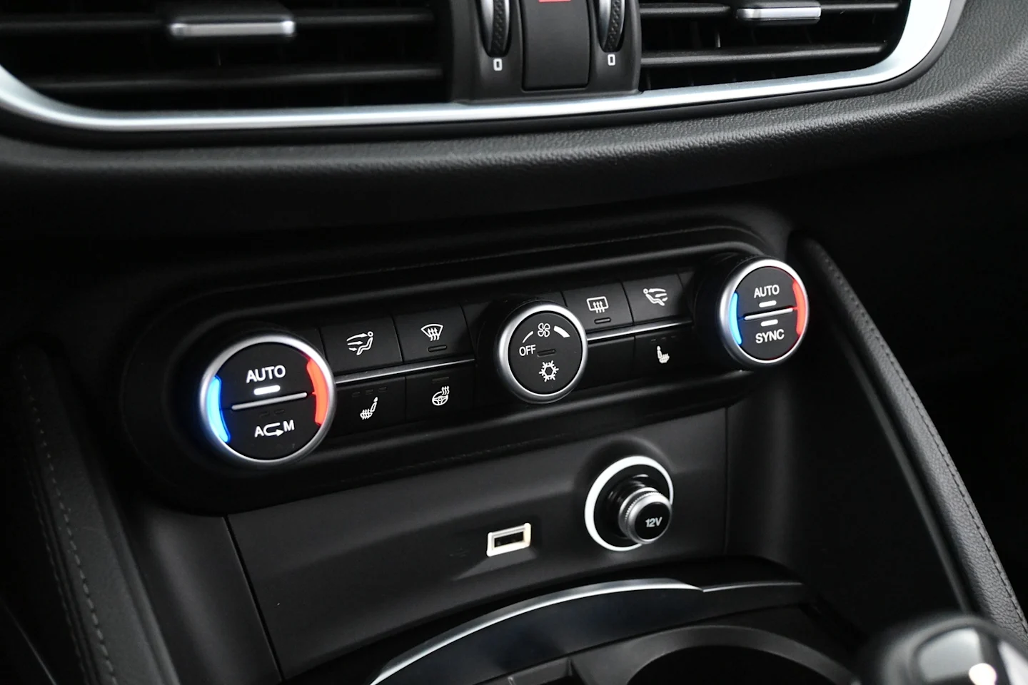 Car Image - 4Ge4Ri8XGkDMDgJoeSroFw