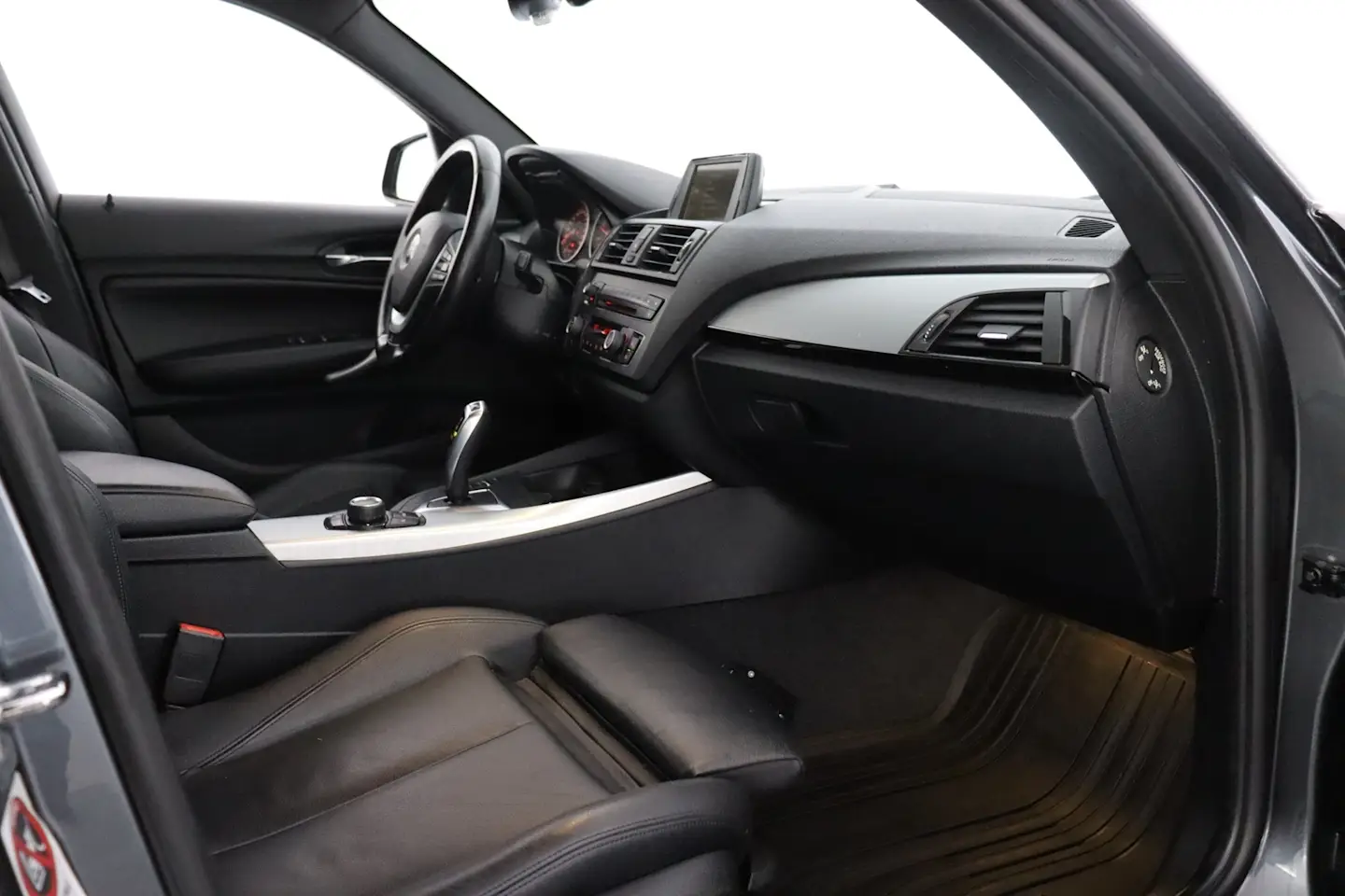 Car Image - 2SgxfWDRfORglu2gLTYOTX