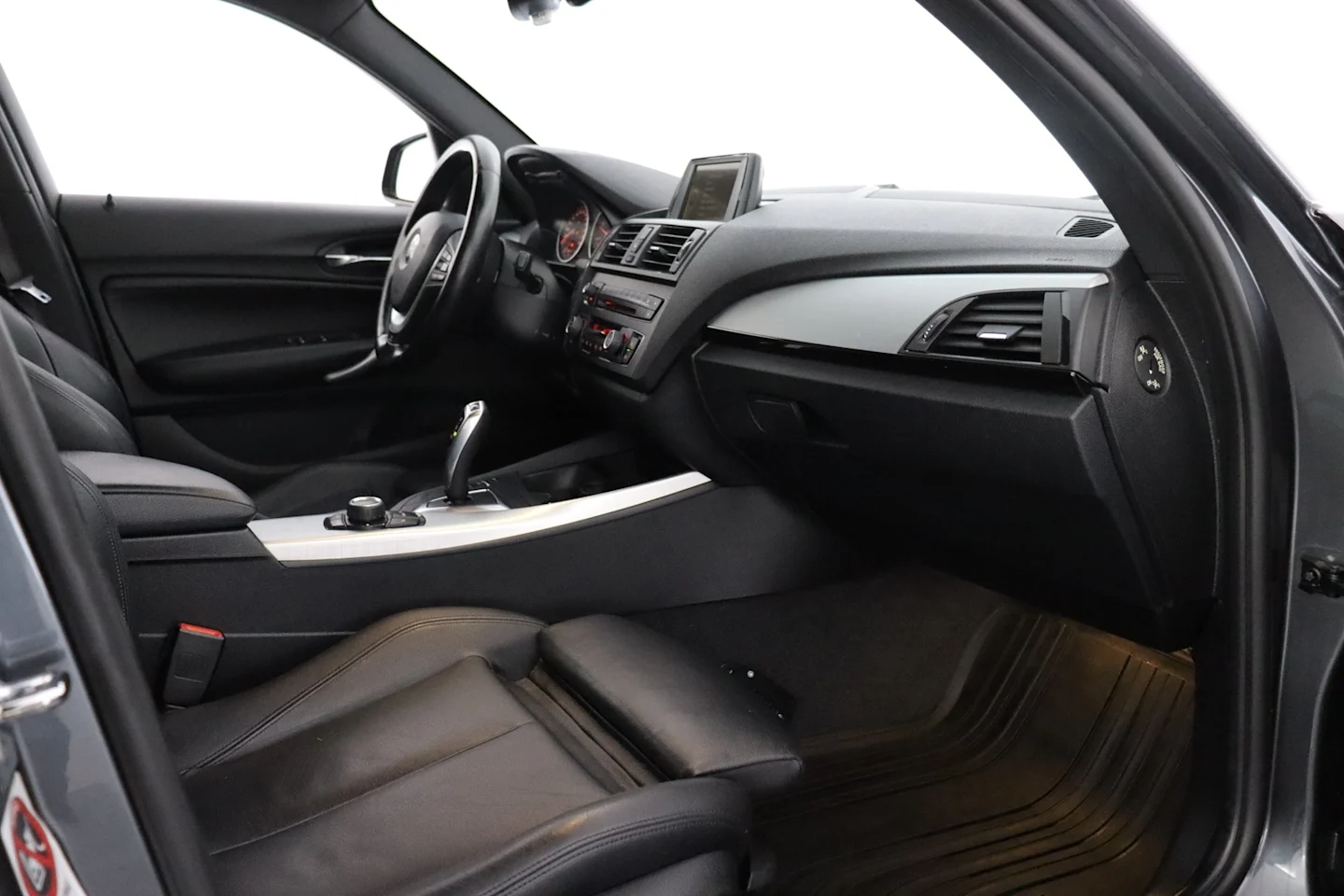 Car Image - 2SgxfWDRfORglu2gLTYOTX