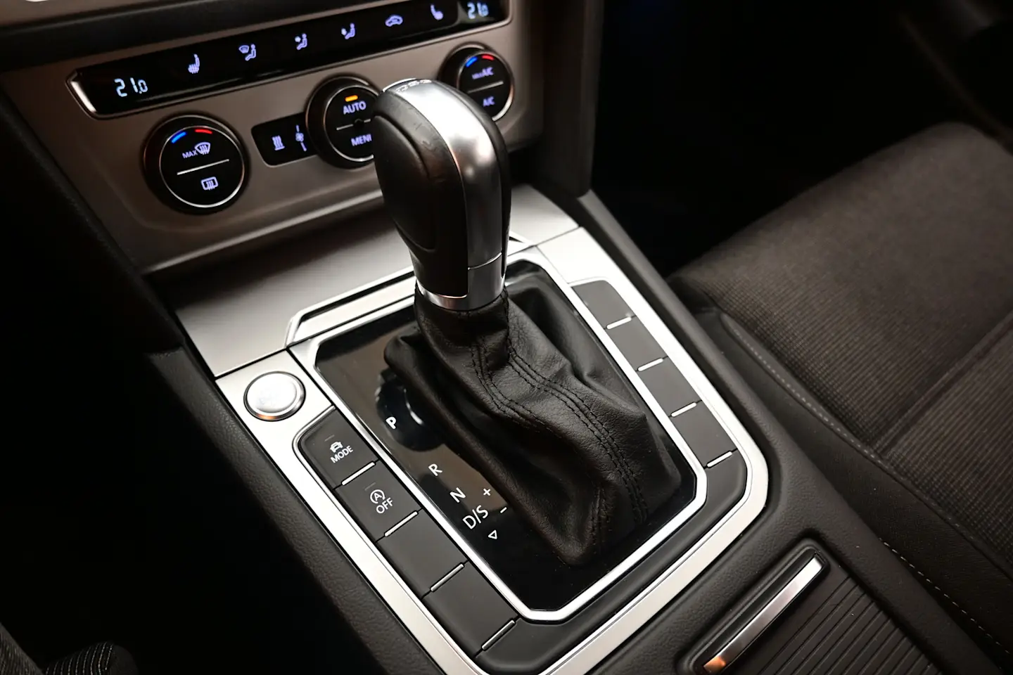 Car Image - 1WRe81Snju16JBDx9x4H1F