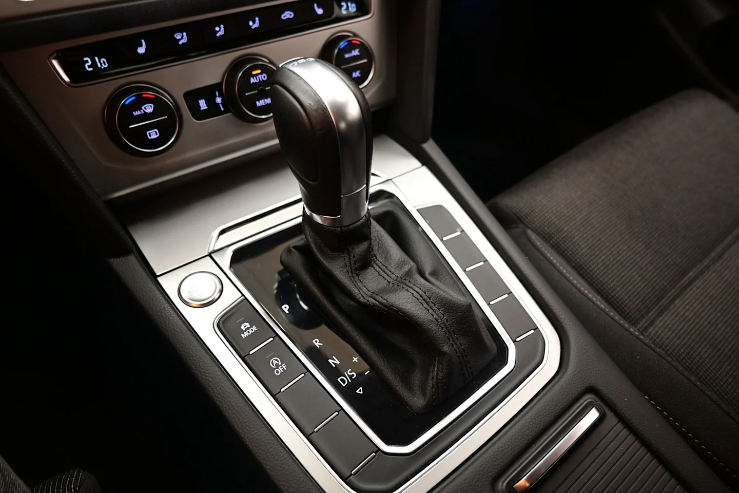 Car Image - 1WRe81Snju16JBDx9x4H1F