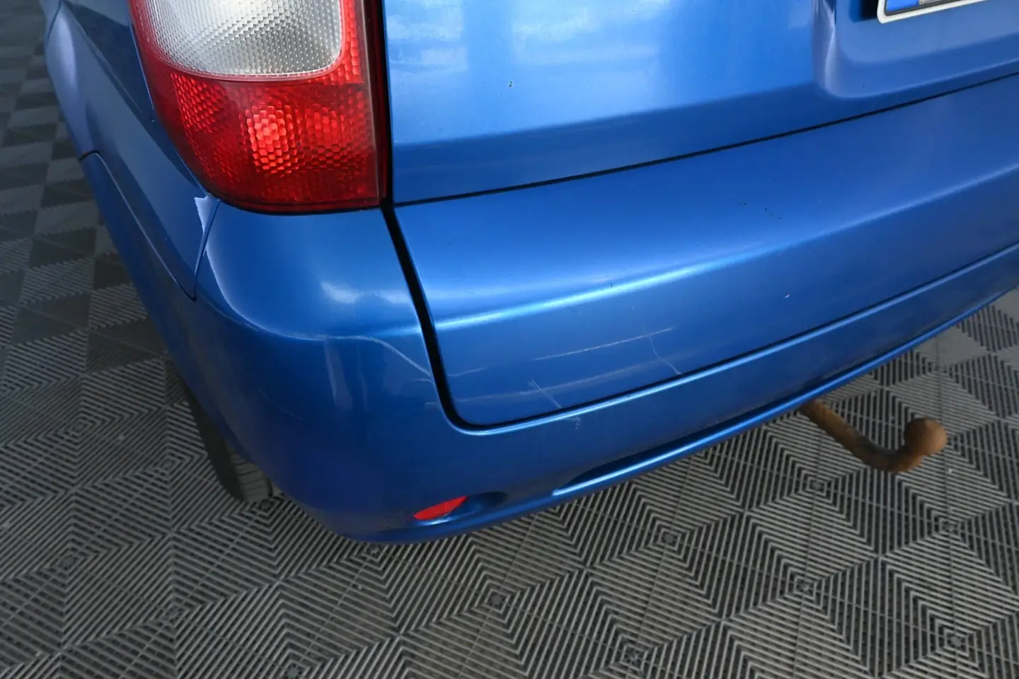 Car Image - yOz3wSoch5XVpoD4J0sPa
