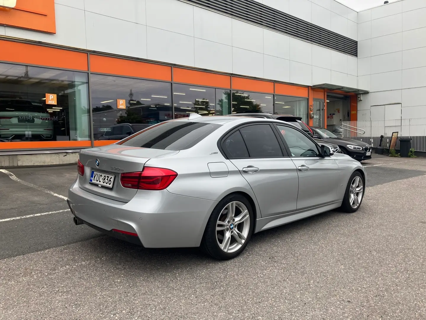 Car Image - 2jSuG5JF1K2S8AQTpXl4lJ