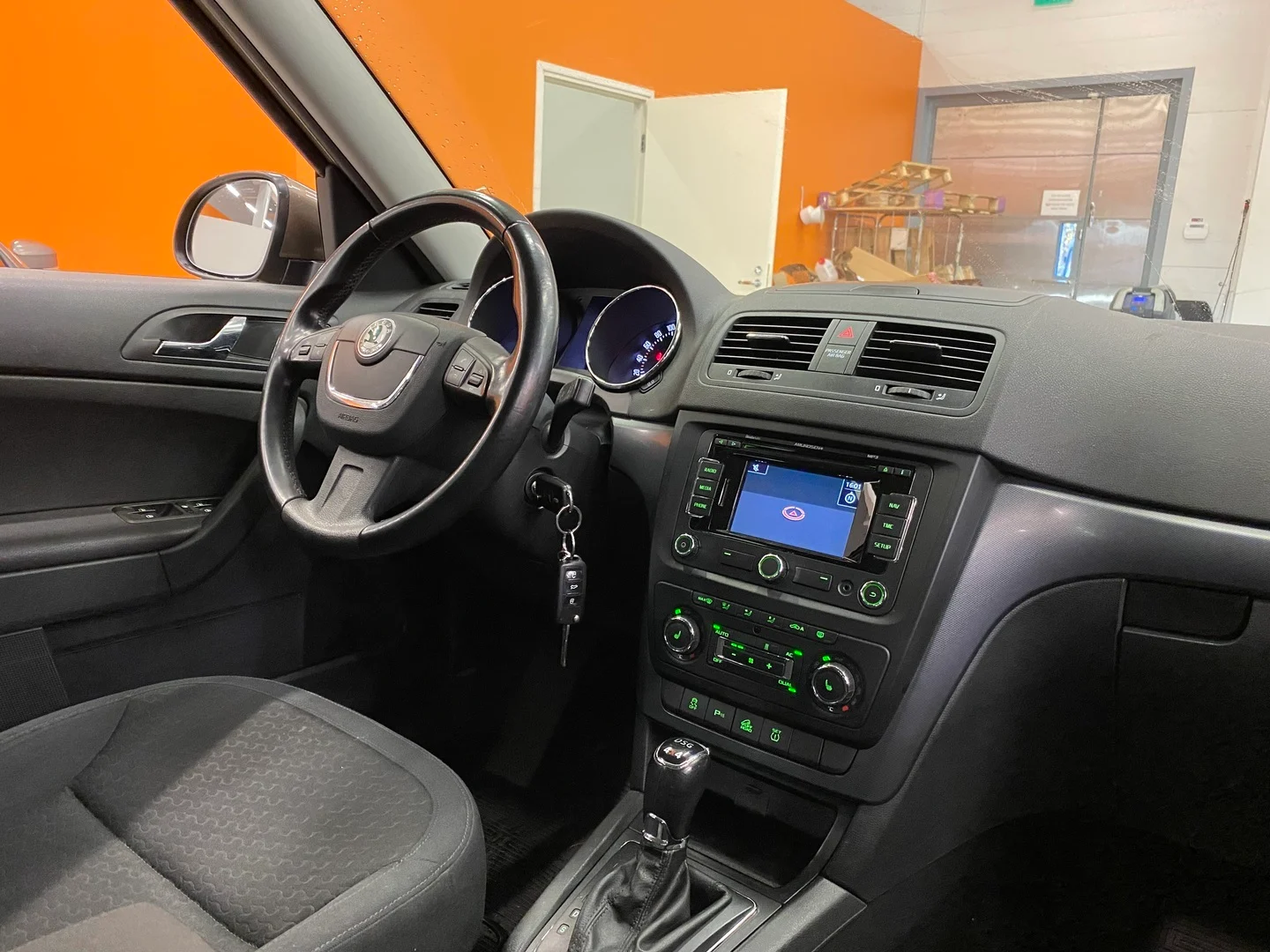 Car Image - 7kXpN9tcTs3b1Pj5ciKdVV