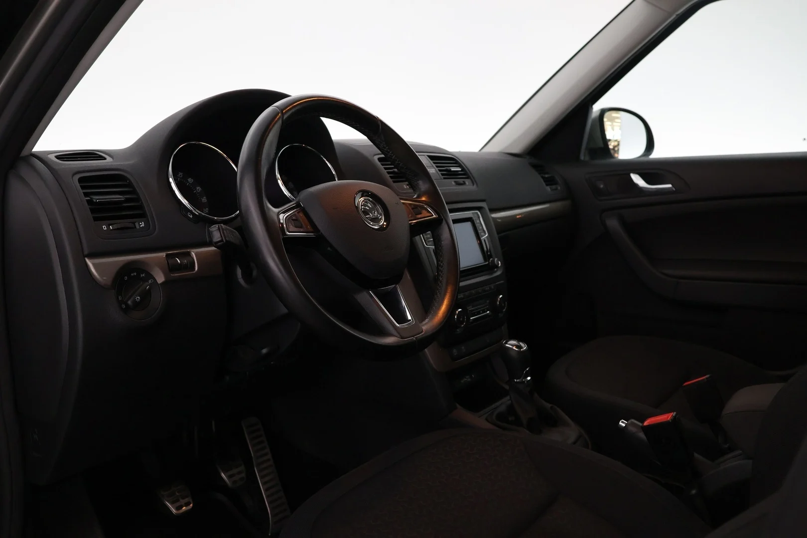 Car Image - nTCUiRCIUBUEmipMMOqY9