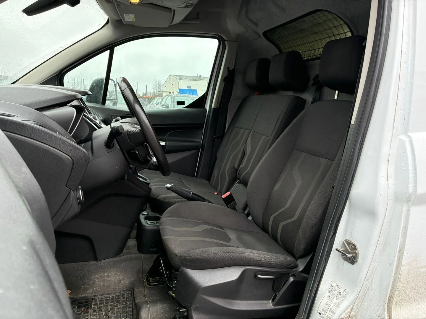 Car Image - 7HZ3e7AZ0PYn86L98dJWB