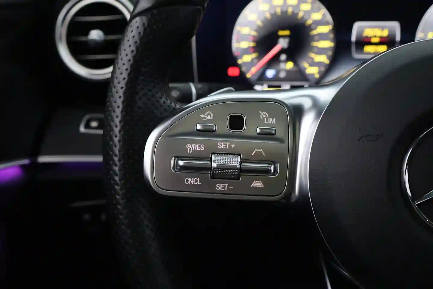 Car Image - 3sQHL6td96JlaN1hqsW4fZ