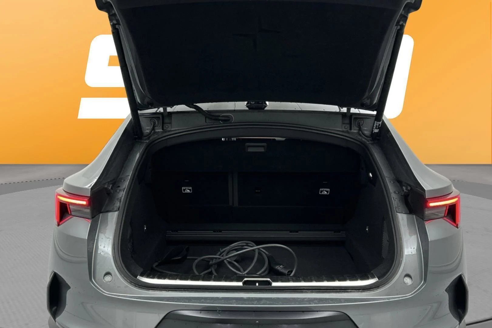 Car Image - 21pvFej8uYi3SOrrjX1WwC