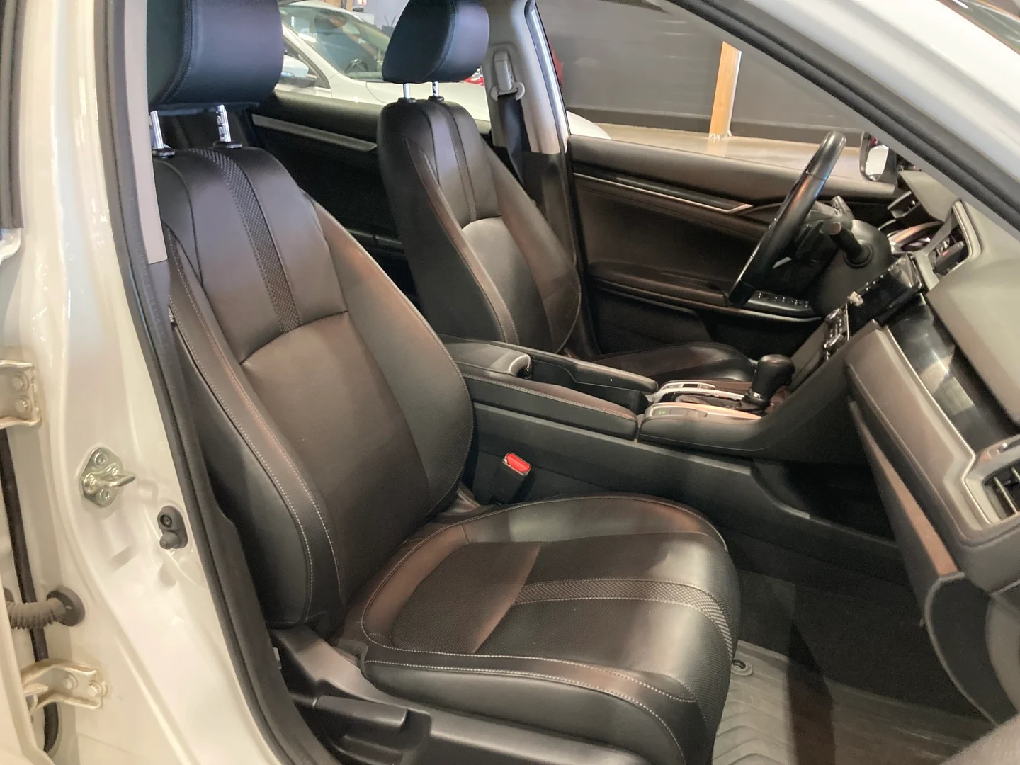 Car Image - 3QzXVvtHRbqnJZ01zZyEL8