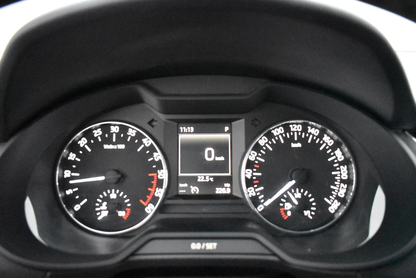 Car Image - 6onBqsp9EOSl7HUlkKAMA6