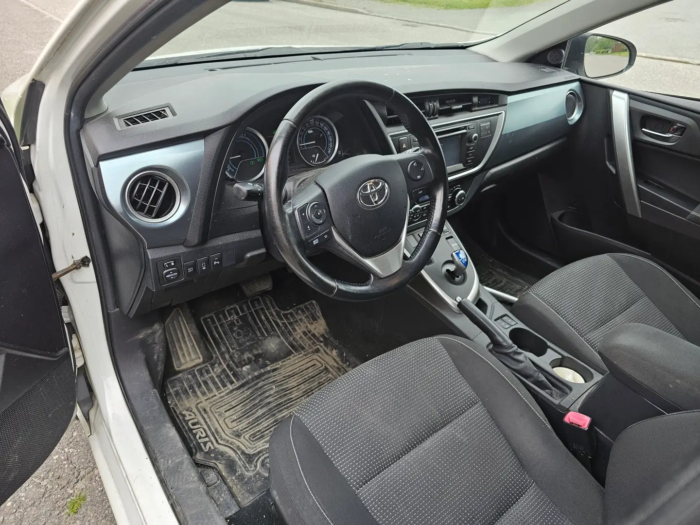 Car Image - 5LCSmJhfE3urabxKnWTZrY