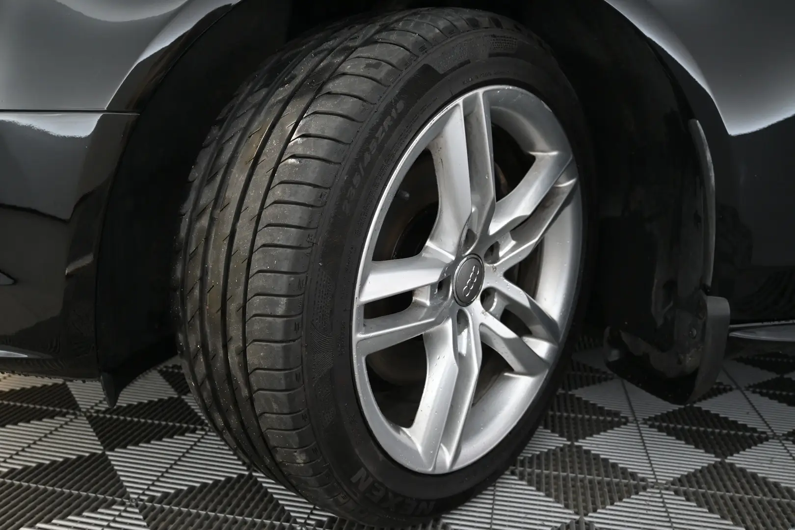 Car Image - 6wnUzD850k42O3SyLzFYYm