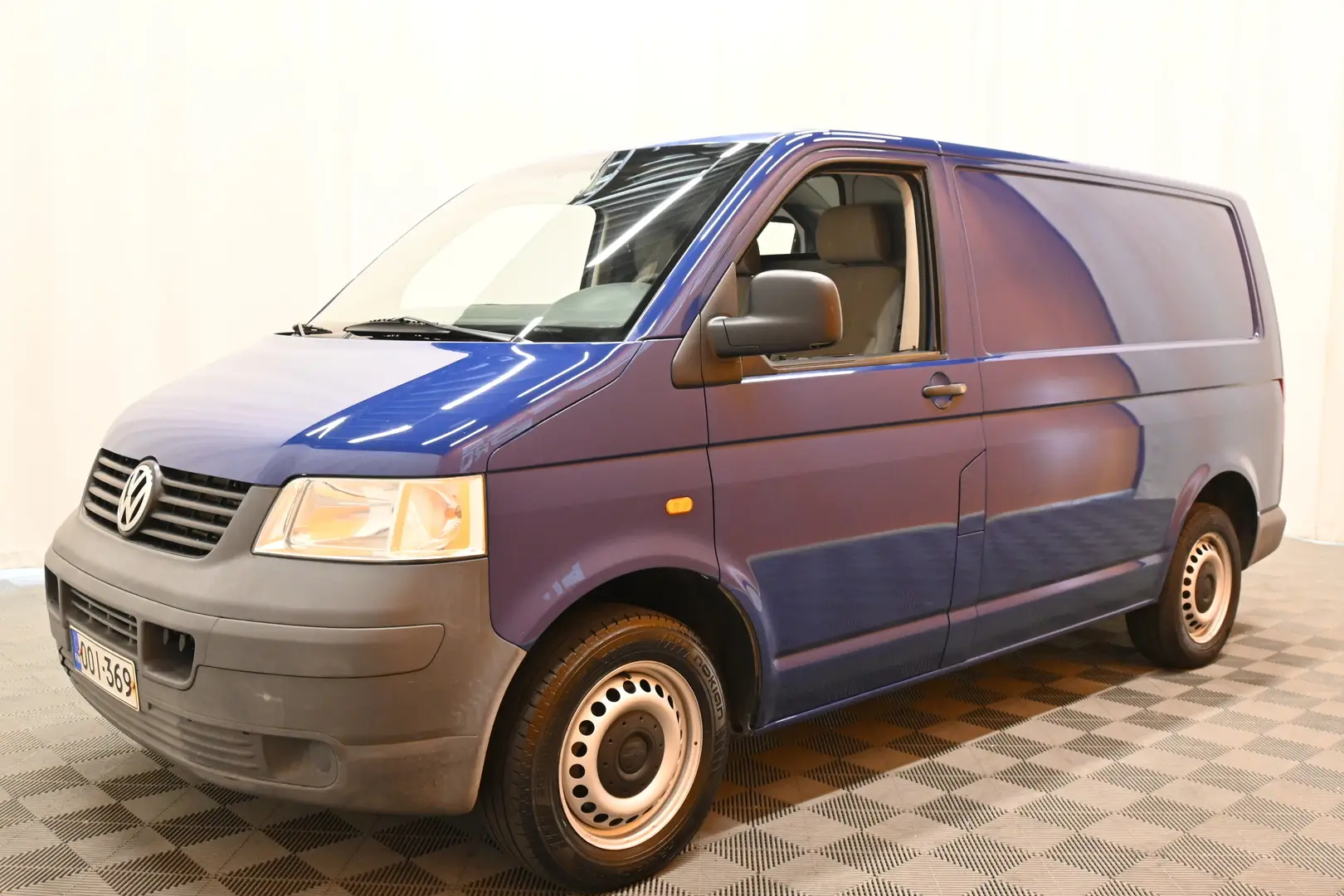 Car Image - 2K9vWXIdV4pOc5ez8Ip54y