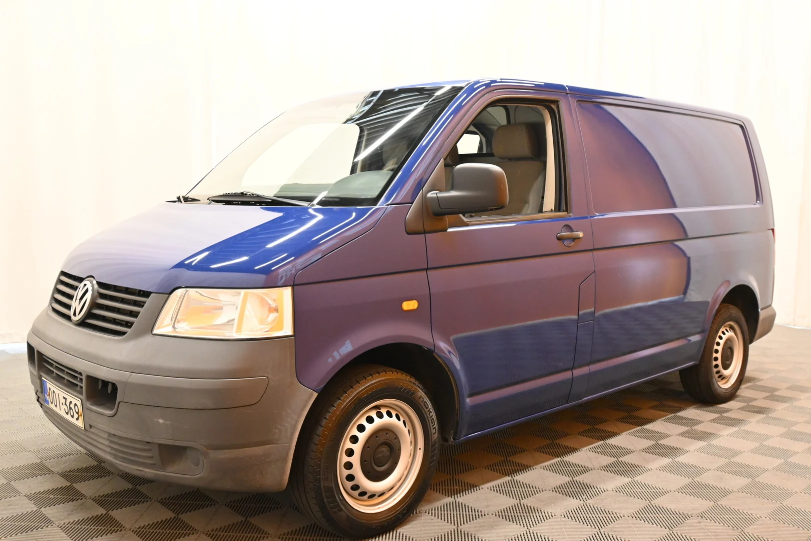 Car Image - 2K9vWXIdV4pOc5ez8Ip54y